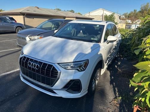 2023 Audi Q3 45 S line Premium