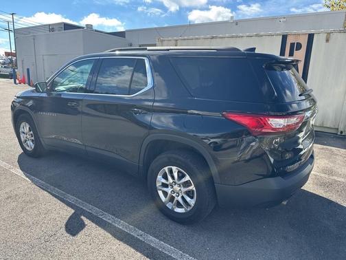 2020 Chevrolet Traverse LT Fleet