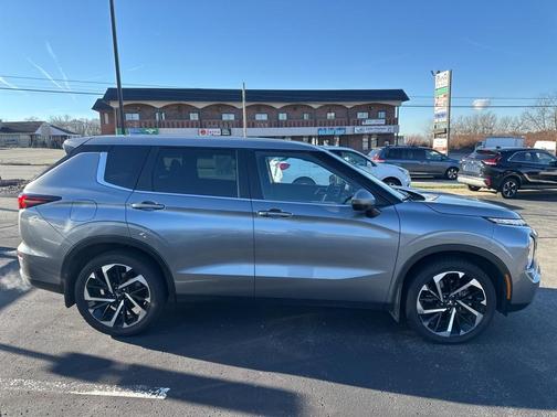 2023 Mitsubishi Outlander 