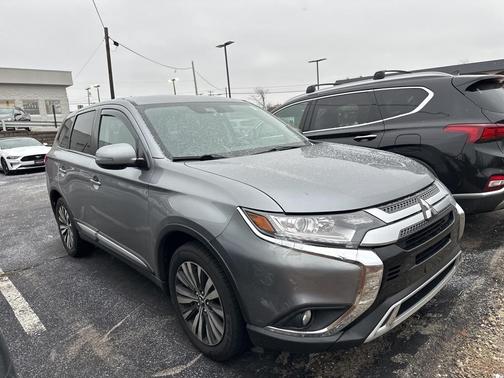 2020 Mitsubishi Outlander SE