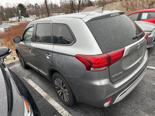2020 Mitsubishi Outlander SE