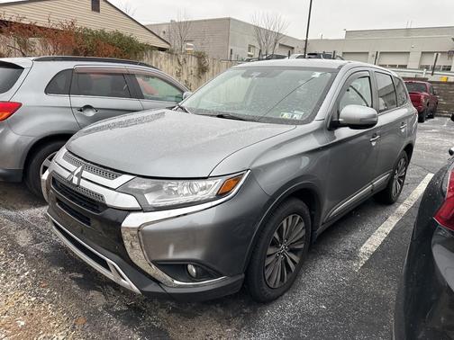 2020 Mitsubishi Outlander SE