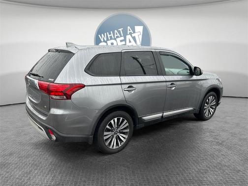 2020 Mitsubishi Outlander SE