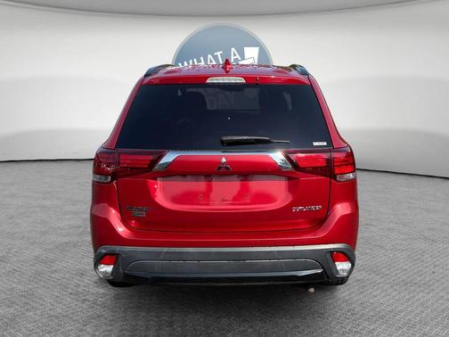 Rally Red Metallic 2018 Mitsubishi Outlander LE