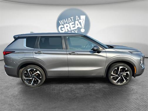 2022 Mitsubishi Outlander SE