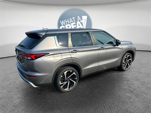 2022 Mitsubishi Outlander SE