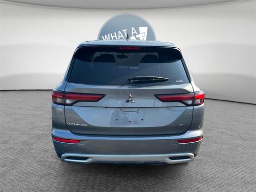 2022 Mitsubishi Outlander SE