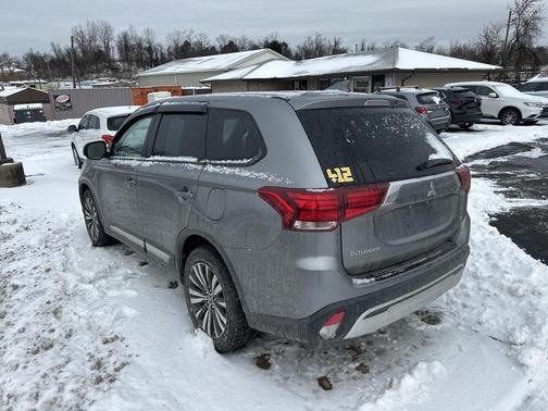 2020 Mitsubishi Outlander SE