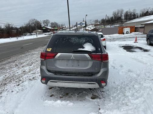 2020 Mitsubishi Outlander SE