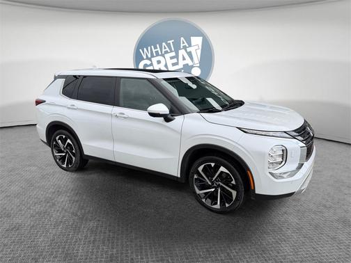 2023 Mitsubishi Outlander SE