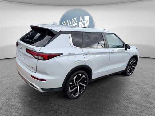 2023 Mitsubishi Outlander SE