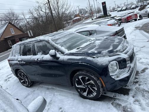 2023 Mitsubishi Outlander SEL