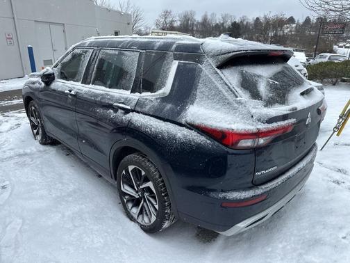 2023 Mitsubishi Outlander SEL