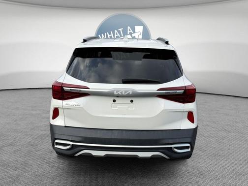 Snow White Pearl 2022 Kia Seltos EX