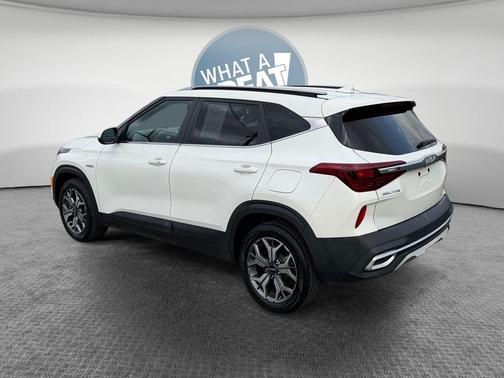 Snow White Pearl 2022 Kia Seltos EX