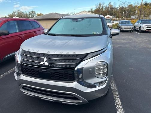 2023 Mitsubishi Outlander SE