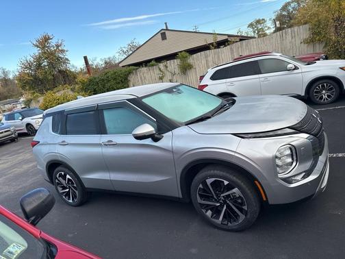 2023 Mitsubishi Outlander SE