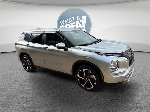 2023 Mitsubishi Outlander SE