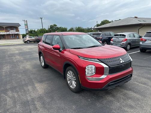 2022 Mitsubishi Outlander ES