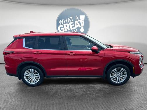 2022 Mitsubishi Outlander ES