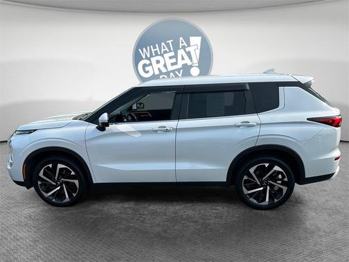 2022 Mitsubishi Outlander SE