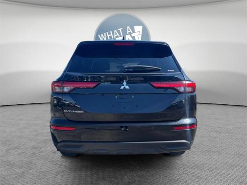 2024 Mitsubishi Outlander ES