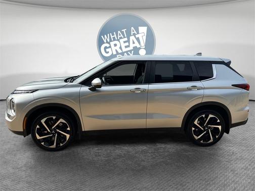 2022 Mitsubishi Outlander ES