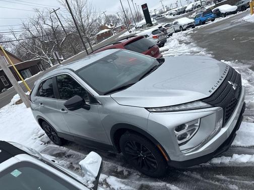 2023 Mitsubishi Eclipse Cross LE