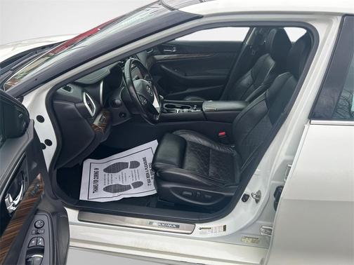 2017 Nissan Maxima 3.5 Platinum