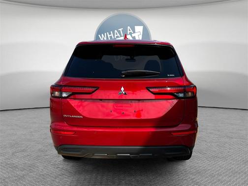 2024 Mitsubishi Outlander ES