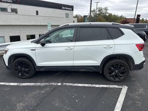 2024 Volkswagen Taos 1.5T SE