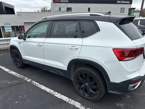 2024 Volkswagen Taos 1.5T SE