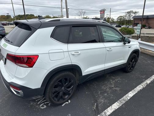 2024 Volkswagen Taos 1.5T SE