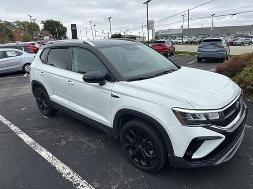 2024 Volkswagen Taos 1.5T SE