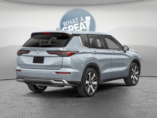 Gray Metallic 2026 Mitsubishi Outlander SE