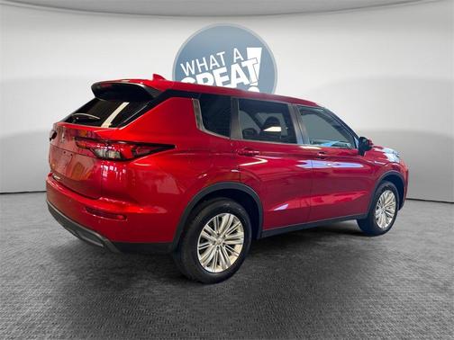2024 Mitsubishi Outlander ES