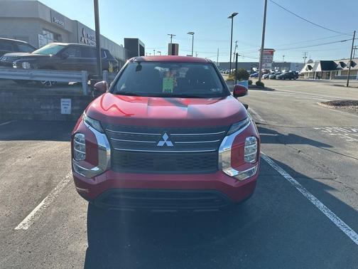 2024 Mitsubishi Outlander ES