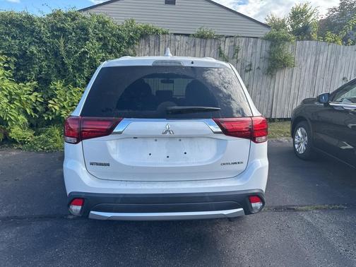2018 Mitsubishi Outlander ES