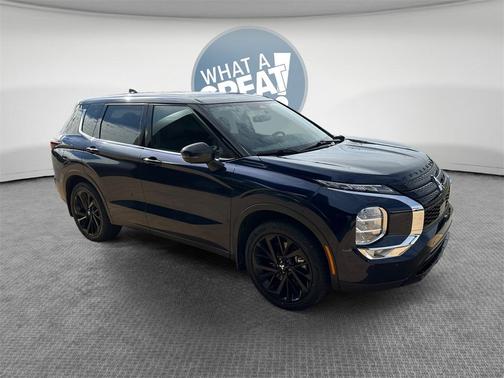 2023 Mitsubishi Outlander SE Black Edition