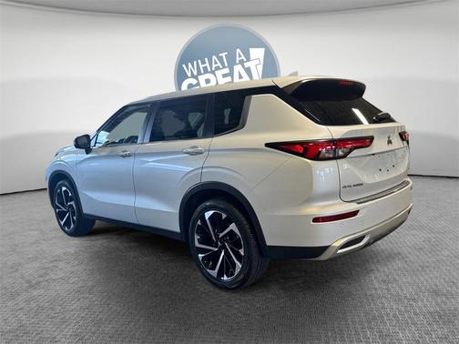 2022 Mitsubishi Outlander SE