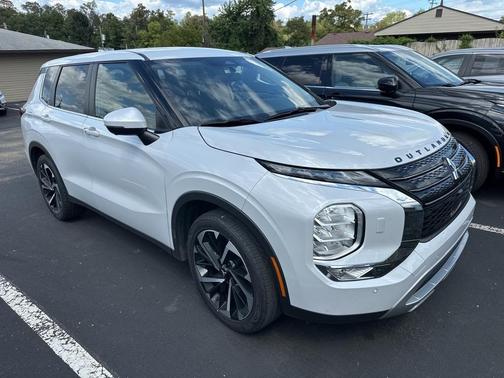 2022 Mitsubishi Outlander SE
