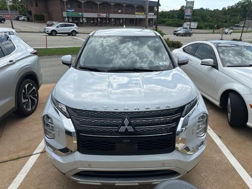 2022 Mitsubishi Outlander SE