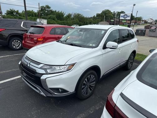 2022 Mitsubishi Outlander ES