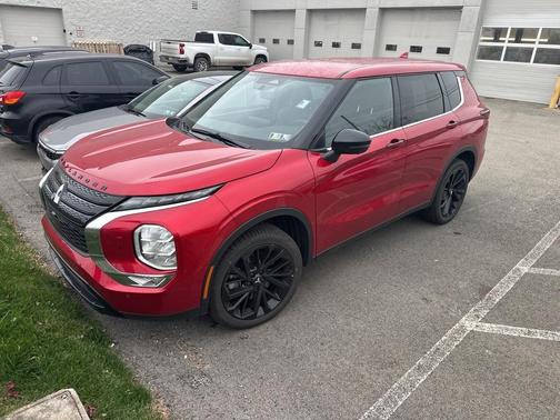 2024 Mitsubishi Outlander SE Black Edition