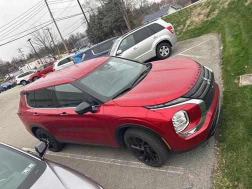 2024 Mitsubishi Outlander SE Black Edition