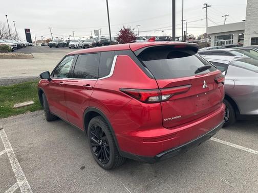 2024 Mitsubishi Outlander SE Black Edition