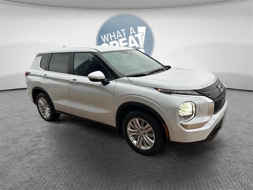 2023 Mitsubishi Outlander ES