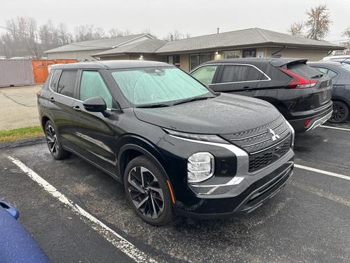 2022 Mitsubishi Outlander ES
