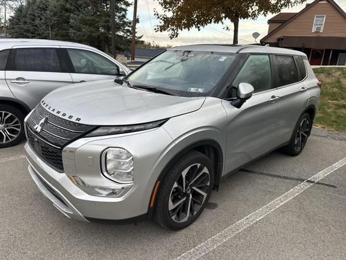 2024 Mitsubishi Outlander SE