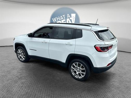 2022 Jeep Compass Latitude Lux